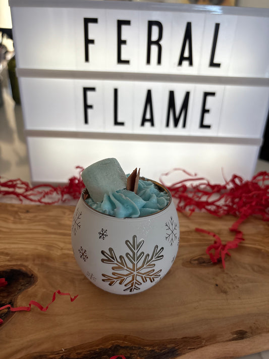 🏔️ Winter Chalet – Christmas Candle (4.0 oz)